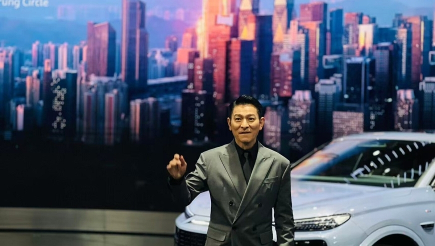 跟随战舰去远航,2025年新澳门管家婆资料查询,整体规划执行讲解_iosV1.40